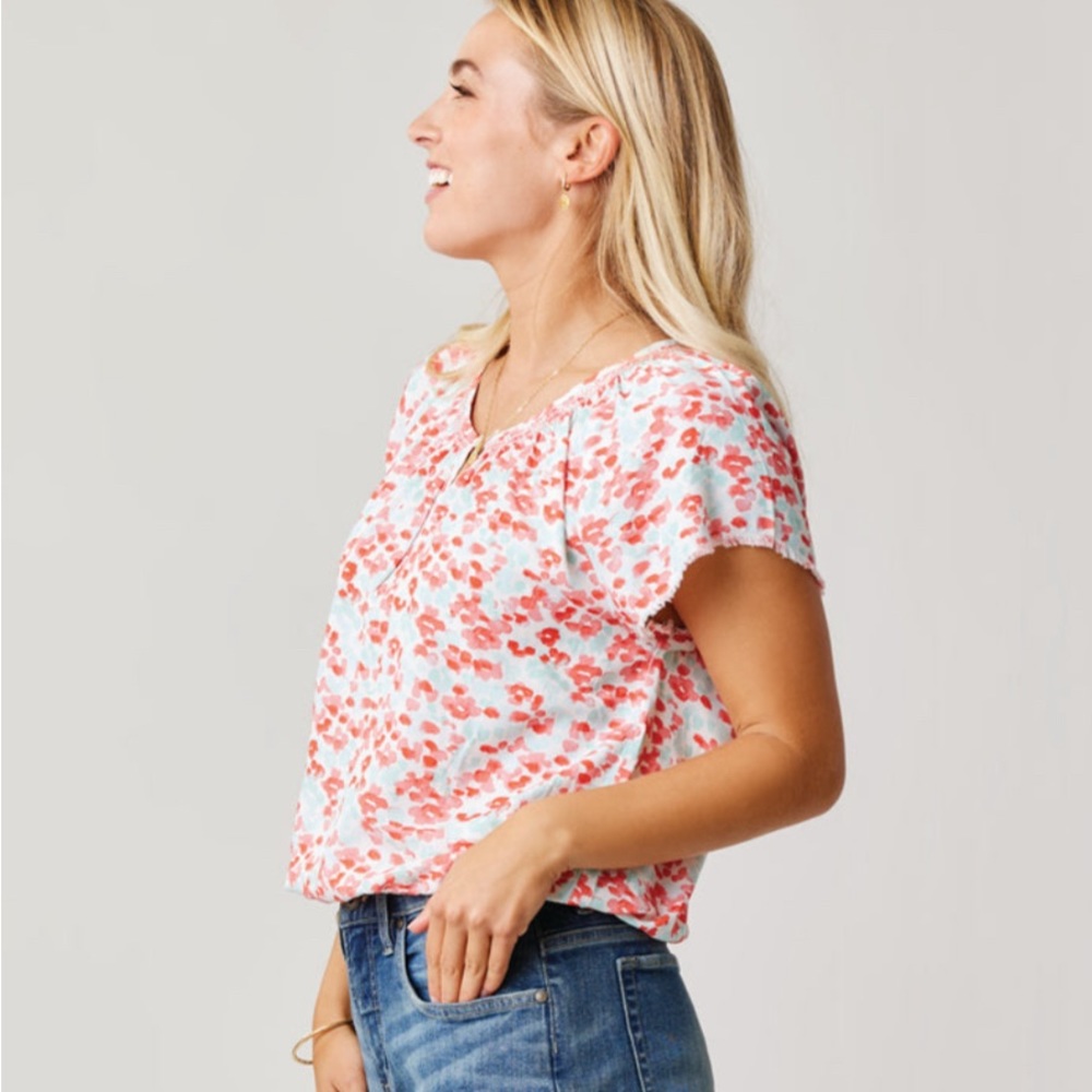 Carve Designs Lilly Top in Grapefruit Bloom